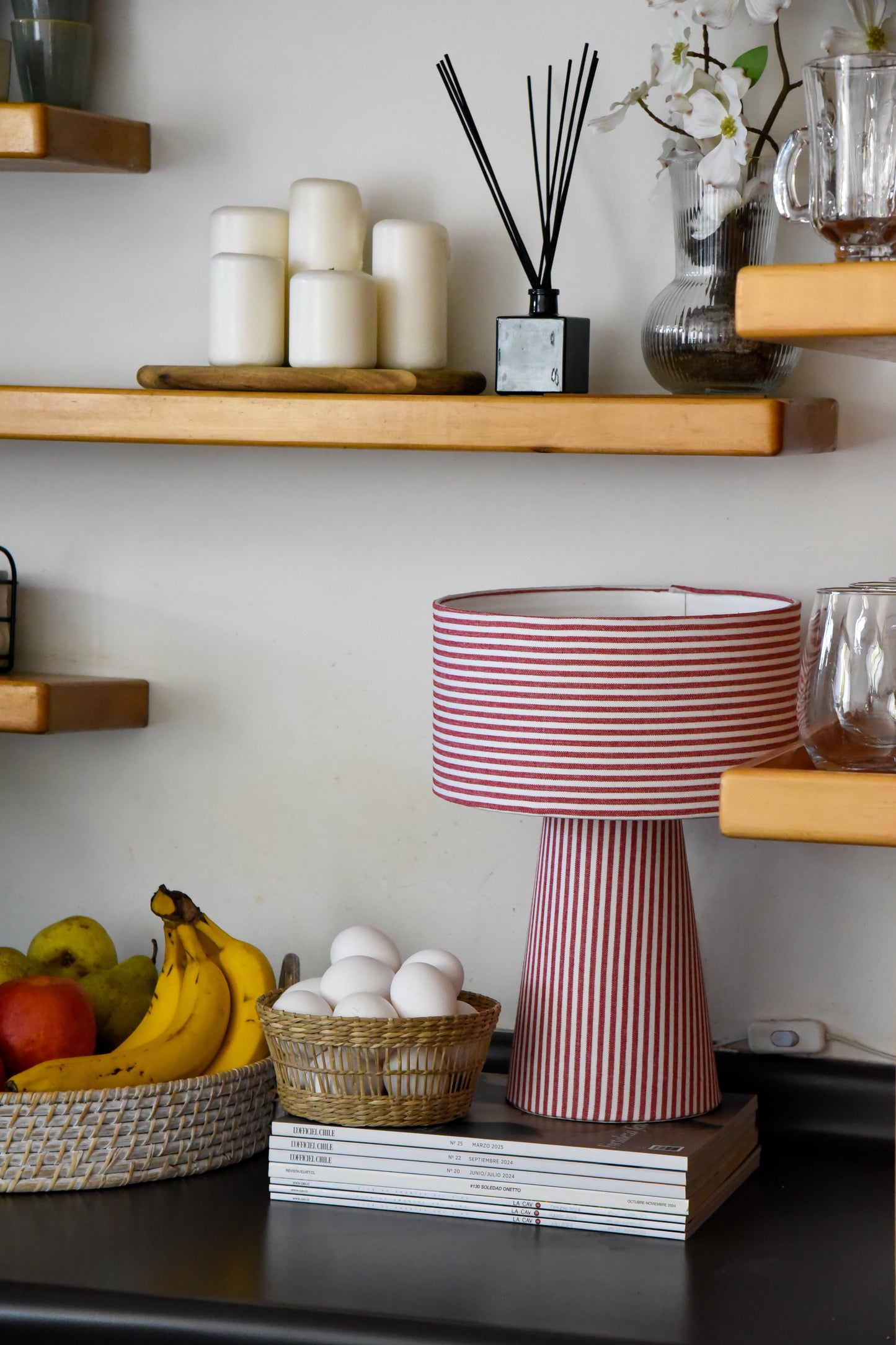 Lámpara cónica mediana - Raya Roja