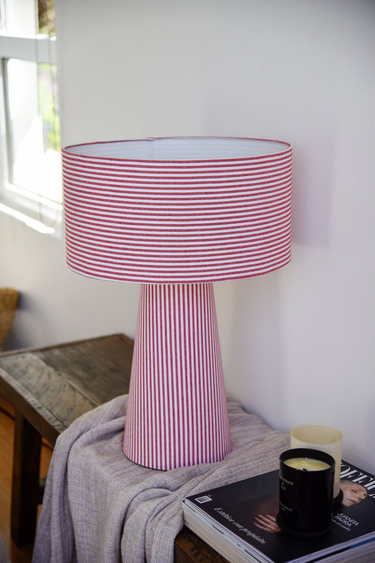 Lámpara cónica alta - Rayas Roja